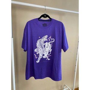 Goodie Two Sleeves Women's Savage Love Oversized Tiger T-Shirt- size M/L